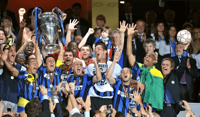 神锋群聚意甲无敌!06/07国米缔造王朝神话,欧冠为何成唯一遗憾?